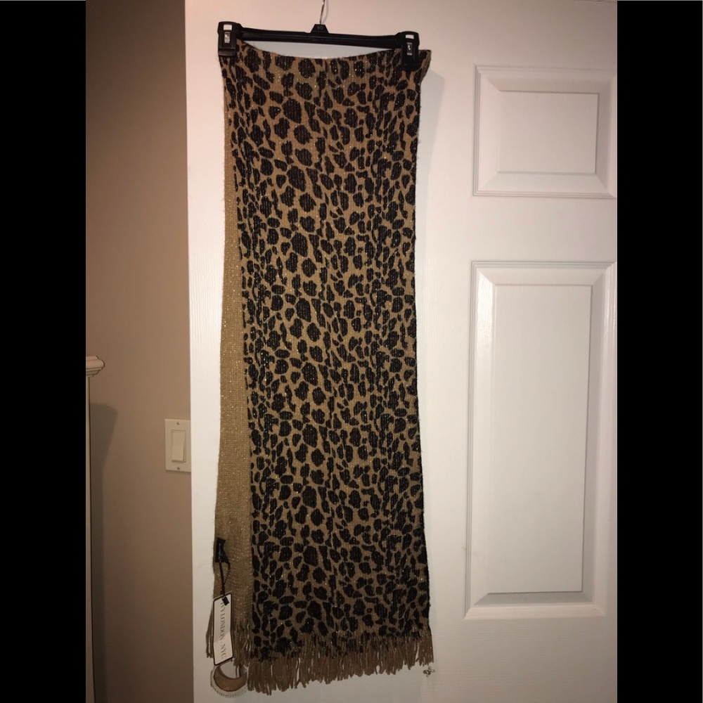Women’s scarf